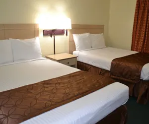 Photo 2 - Passport Inn - By The Falls NY