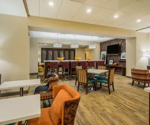 Photo 3 - Hampton Inn Newport