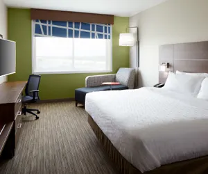 Photo 3 - Holiday Inn Express & Suites-Cincinnati North - Liberty Way, an IHG Hotel