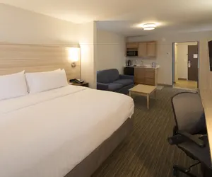 Photo 5 - Holiday Inn Express & Suites Gaylord, an IHG Hotel