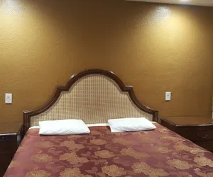 Photo 5 - Central Inn Motel on 41 Street