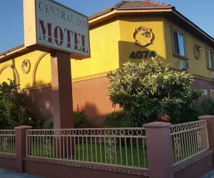 Photo 2 - Central Inn Motel on 41 Street