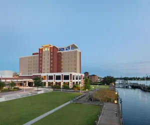 Photo 2 - Embassy Suites by Hilton Wilmington Riverfront