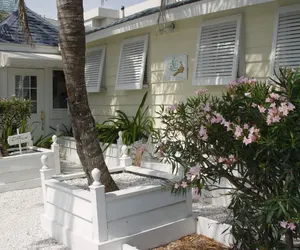 Photo 3 - Bungalow Beach Resort
