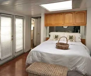 Photo 5 - Bungalow Beach Resort