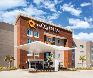 Photo 2 - La Quinta Inn & Suites by Wyndham Baton Rouge - Port Allen