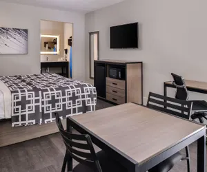 Photo 5 - Palace Inn Blue Tomball Parkway