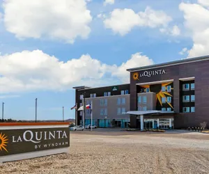 Photo 2 - La Quinta Inn & Suites by Wyndham Sweetwater East