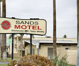 Photo 4 - Sands Motel