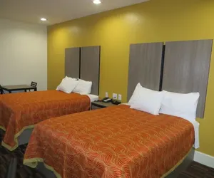 Photo 5 - Scottish Inns and suites