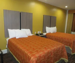 Photo 4 - Scottish Inns and suites