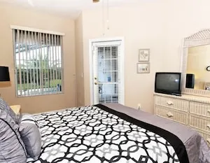 Photo 5 - 234od 4 Bedroom Home by RedAwning