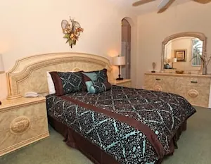 Photo 2 - 234od 4 Bedroom Home by RedAwning