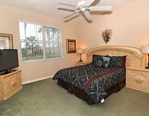 Photo 3 - 234od 4 Bedroom Home by RedAwning