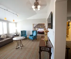 Photo 4 - Virginia Crossings Hotel, Tapestry Collection by Hilton