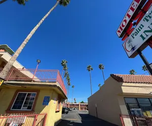Photo 4 - Palm Tree Inn
