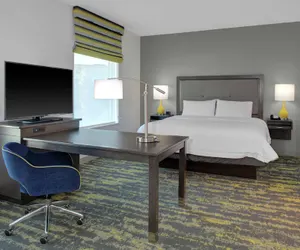 Photo 2 - Hampton Inn & Suites Irvine-Orange County Airport