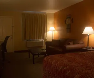 Photo 5 - Cottonwood Inn