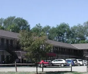 Photo 2 - Cottonwood Inn