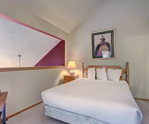 Photo 3 - Winter Escape+loft Perfect Blend Of Mountain + Town Sleeps 6 1 Bedroom Condo by RedAwning