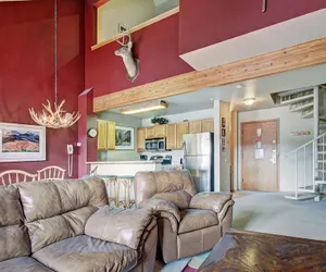 Photo 2 - Winter Escape+loft Perfect Blend Of Mountain + Town Sleeps 6 1 Bedroom Condo by RedAwning