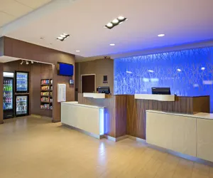 Photo 4 - Fairfield Inn & Suites by Marriott Phoenix Tempe/Airport