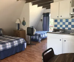 Photo 3 - Calm Waters Cabin Resort
