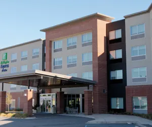 Photo 2 - Holiday Inn Express & Suites Summerville, an IHG Hotel