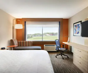 Photo 4 - Holiday Inn Express Auburn Hills South, an IHG Hotel