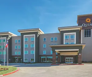 Photo 2 - La Quinta Inn & Suites by Wyndham Dallas - Wylie