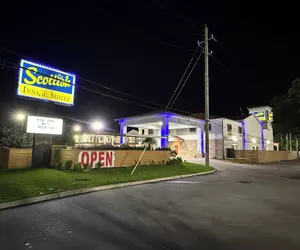 Photo 2 - Scottish Inn & Suites - IAH Airport