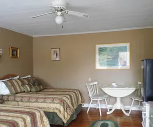 Photo 5 - Otter Creek Inn