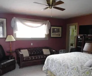 Photo 2 - Otter Creek Inn