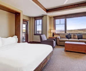 Photo 3 - Slopeside At Base Of Peak 8, Sleeps 6! 1 Bedroom Condo by RedAwning