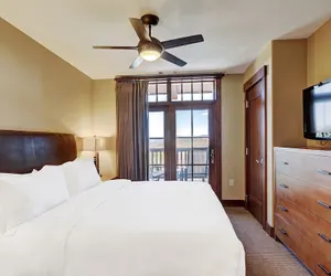 Photo 4 - Slopeside At Base Of Peak 8, Sleeps 6! 1 Bedroom Condo by RedAwning