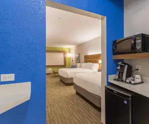 Photo 4 - Holiday Inn Express and Suites San Marcos South, an IHG Hotel