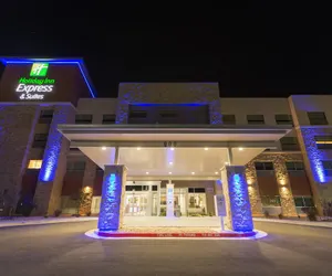 Photo 2 - Holiday Inn Express and Suites San Marcos South by IHG