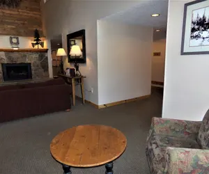 Photo 3 - Fox Pine Lodge Hotel Room 2