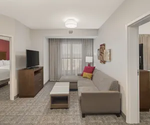 Photo 5 - Staybridge Suites Florence - Civic Center by IHG