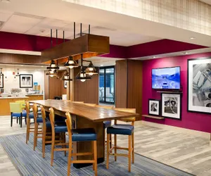 Photo 4 - Hampton Inn Lebanon