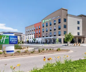 Photo 2 - Holiday Inn Express & Suites Colorado Springs AFA Northgate, an IHG Hotel