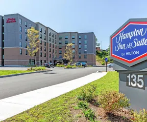 Photo 2 - Hampton Inn & Suites Boston/Waltham