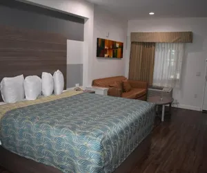 Photo 2 - Grand Villa Inn & Suites - Humble