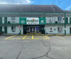 Photo 2 - Budgetel Inn & Suites