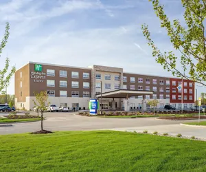 Photo 2 - Holiday Inn Express & Suites Hammond, an IHG Hotel