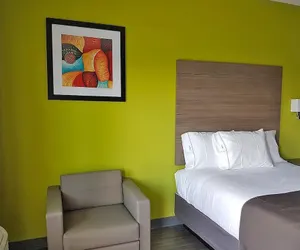 Photo 4 - Empire Inn Cypress