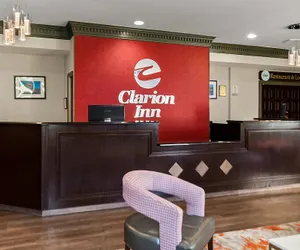 Photo 3 - Clarion Inn Falls Church - Arlington