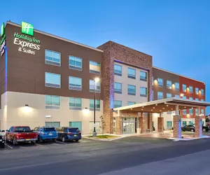 Photo 2 - Holiday Inn Express And Suites El Paso East, an IHG Hotel