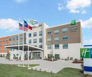 Photo 2 - Holiday Inn Express & Suites Bryan - College Station, an IHG Hotel