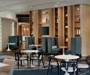 Photo 3 - Hampton Inn & Suites Teaneck Glenpointe